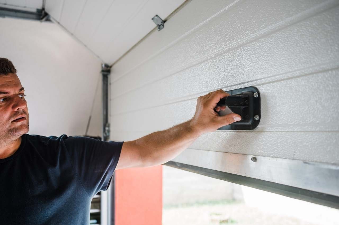 Garage door only closes when holding button